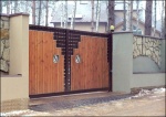 Автоматические откатные ворота с декоративными элементами