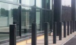 Механические противотаранные барьеры URBACO стационарные и съемные парковочные столбики